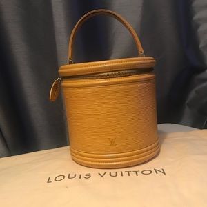 LV  Epi leather yellow hand bag cosmetic Cannes